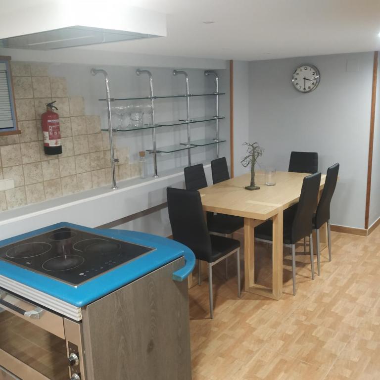 Apartamentos Deluxe Barajas - Three-Bedroom Apartment - 3