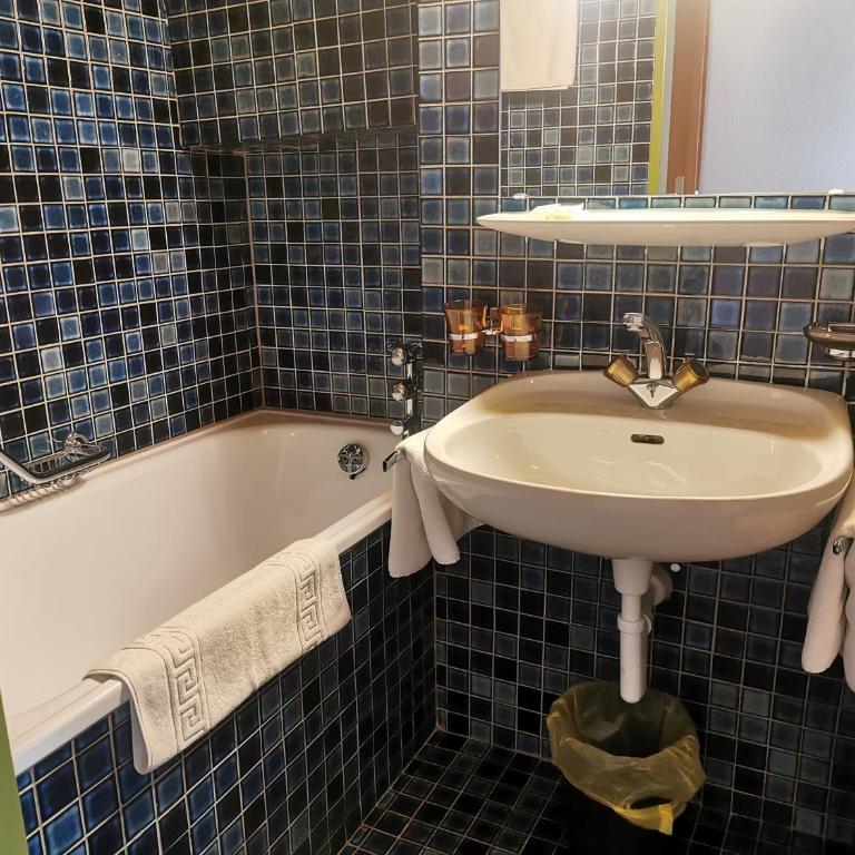 Hotel Derby - Economy Doppelzimmer - 4