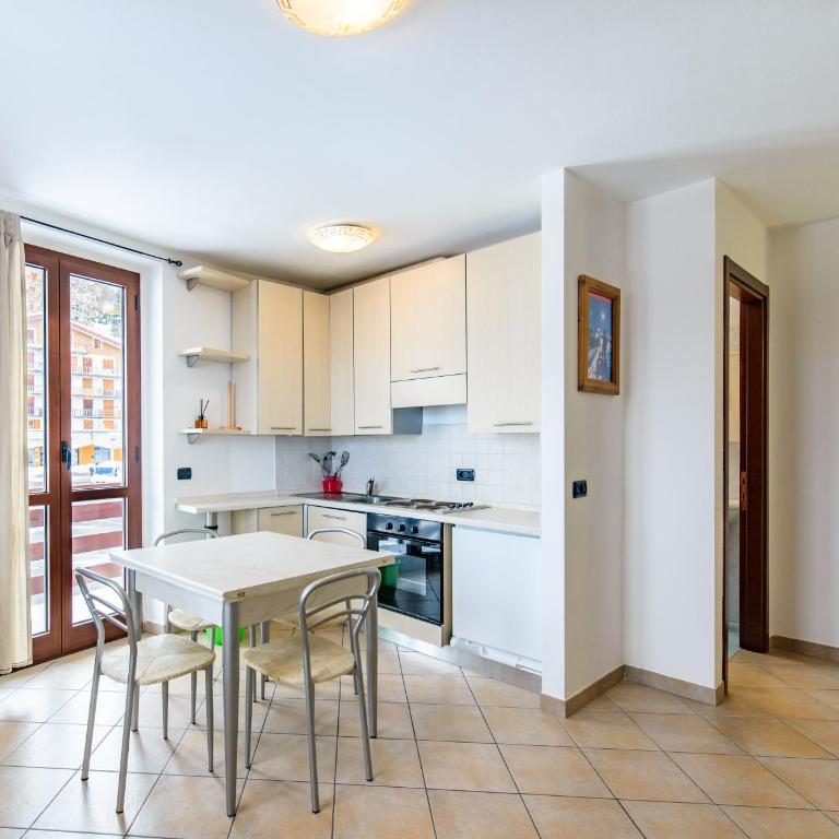 Zona Portici - Monolocale Familiare - 6