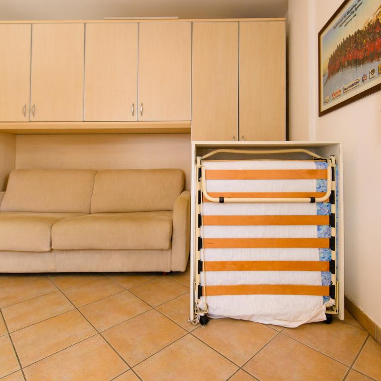 Zona Portici - Monolocale Familiare - 8