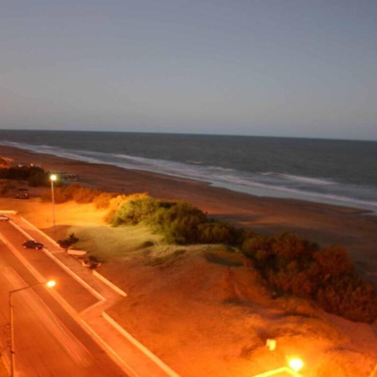 Excelente departamento vista al mar + 2 cocheras - Apartamento de 3 dormitorios - 1