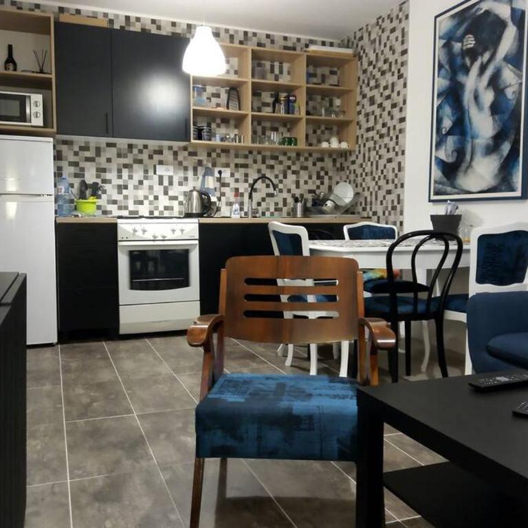 Tašmajdan's Charming - Three-Bedroom Apartment - 1