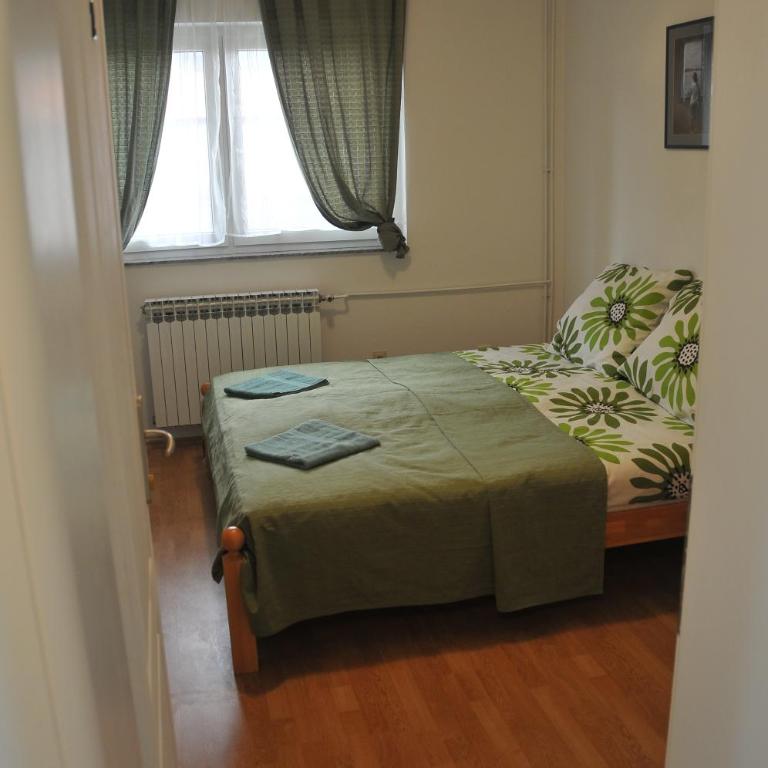 Guesthouse Hortenzija - Triple Room with Private Bathroom - 5