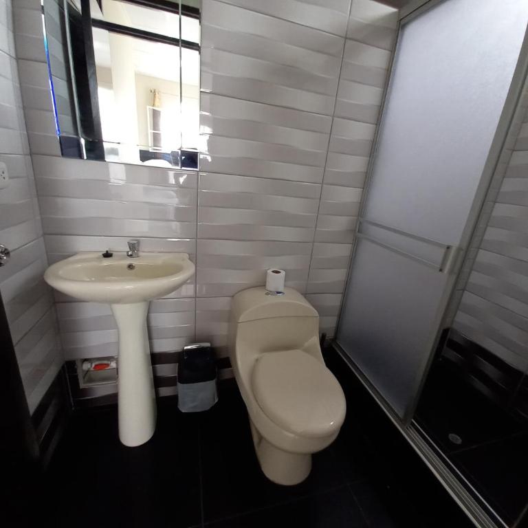 Kira's House - Habitación Doble con baño privado - 2 camas - 13