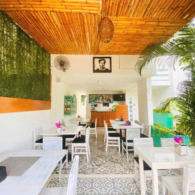 Hotel Downtown Merida - Budget Double or Twin Room - 3