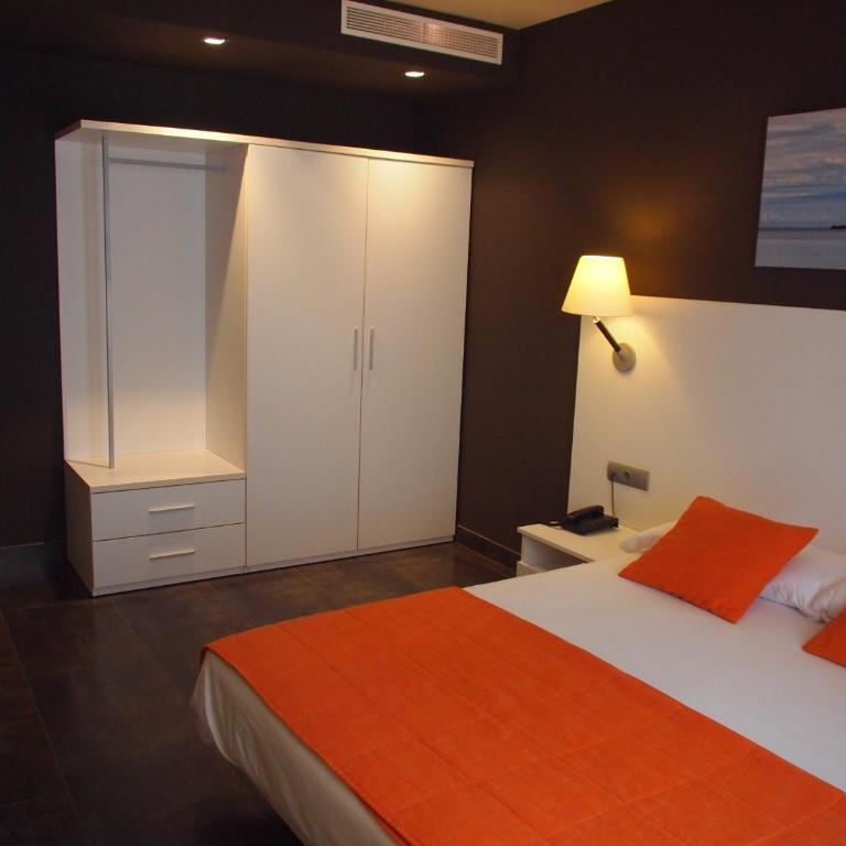 Hotel Can Batiste - Habitación Doble con balcón - 1 o 2 camas - 7