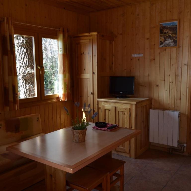 Camping Aneto - Bungalow Superior - 1