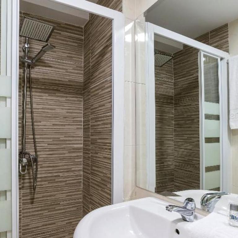 Boutique Urban Madrid Serrano - Superior Double Room - 71