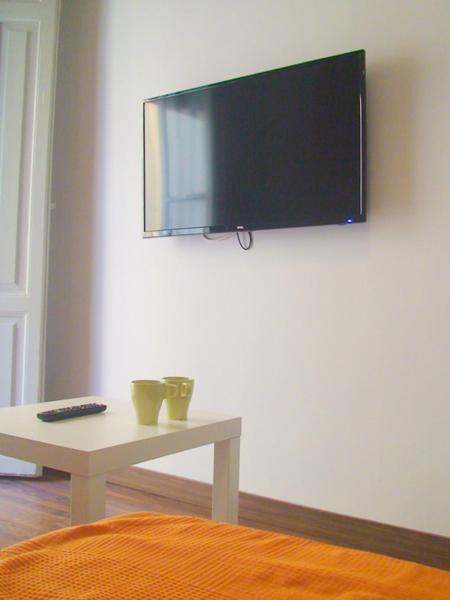 Down Town - Two-Bedroom Superior Apartment - 11