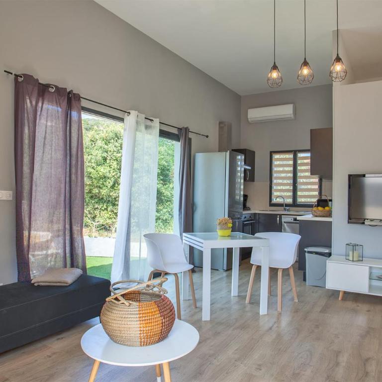 Casa Sol location de vacances indépendante à Calvi moins de 2km plage - Maison de Vacances - 1