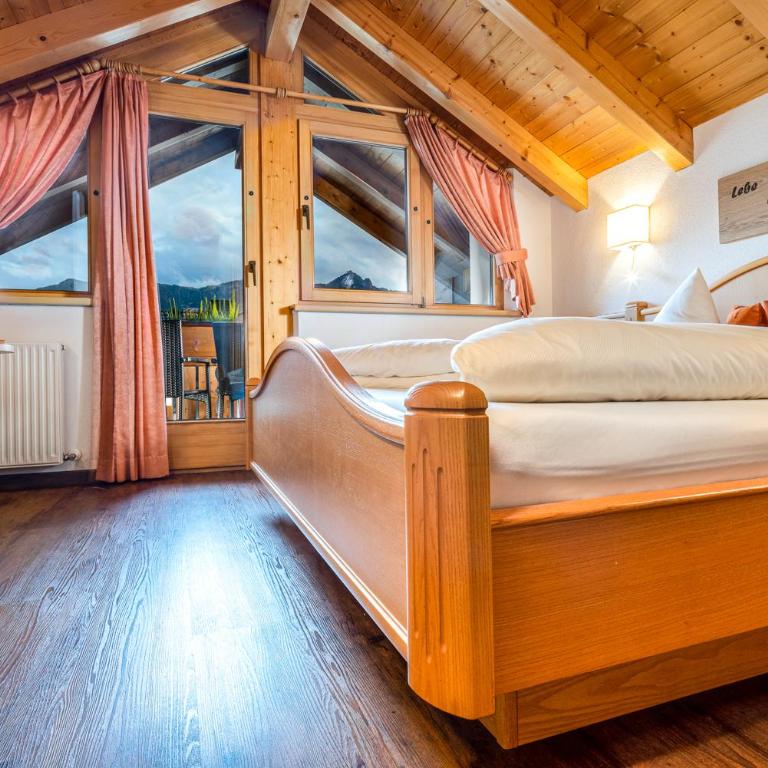Haus Brunnacker - Two Double Room and one Twin Room Apartment with balcony - 1