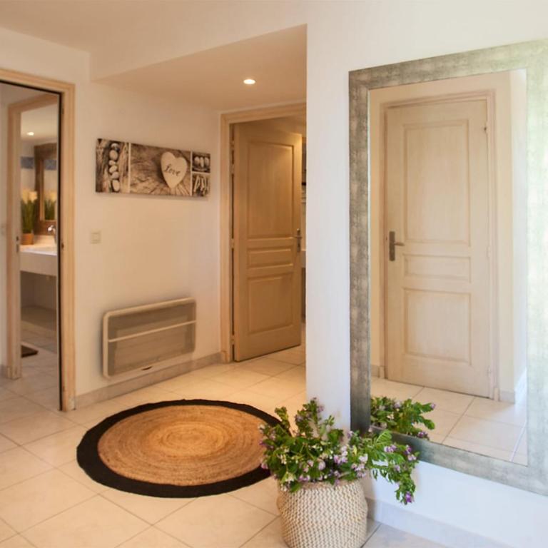 location de vacances Olivier jardin privatif et piscine chauffée partagée - Apartment - 24