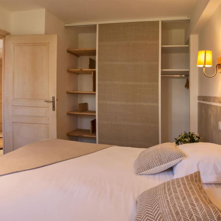 location de vacances Olivier jardin privatif et piscine chauffée partagée - Apartment - 28