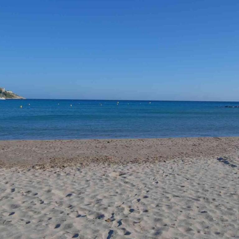 location de vacances Olivier jardin privatif et piscine chauffée partagée - Apartment - 41