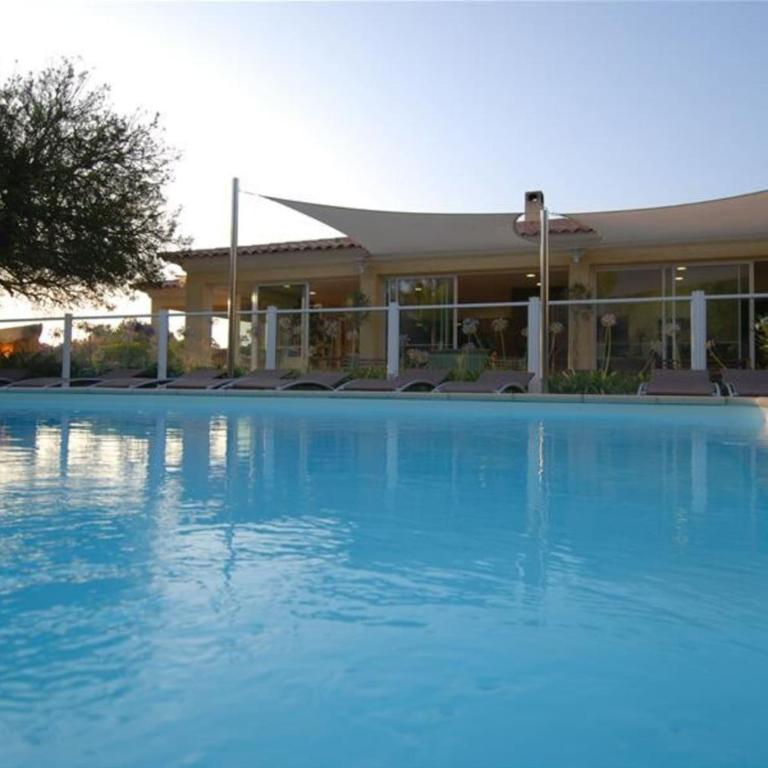 location de vacances Olivier jardin privatif et piscine chauffée partagée - Apartment - 3