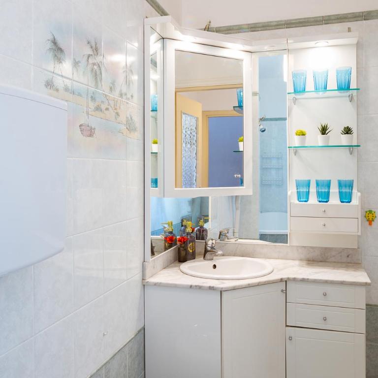 Erica Home - 2 Bedrooms, Terrace, WiFi - Appartamento con 2 Camere da Letto - 9