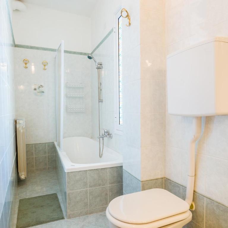 Erica Home - 2 Bedrooms, Terrace, WiFi - Appartamento con 2 Camere da Letto - 12