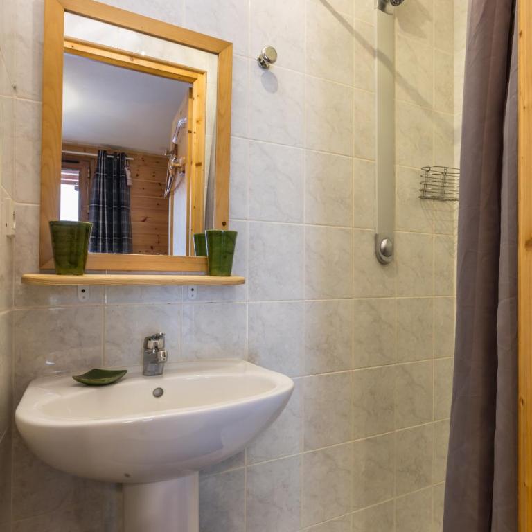 Gîte Ancolie Bleue - Chambre Double Supérieure - 1