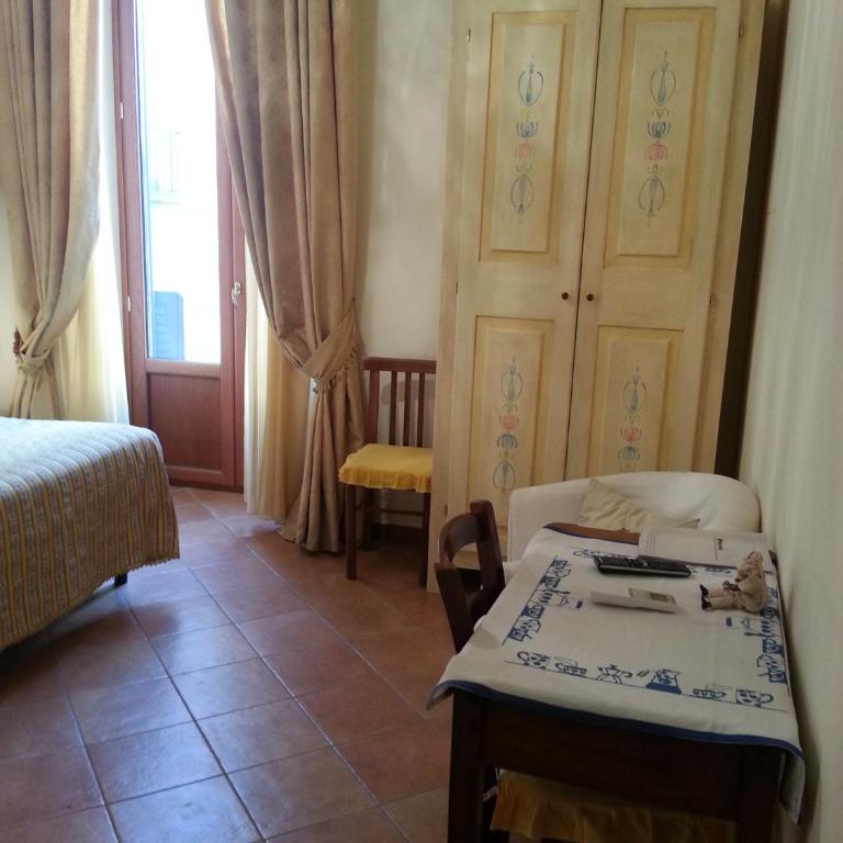 Divina House B&B - Camera Matrimoniale con Balcone - 2