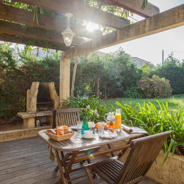 minivilla lilas indépendante à Calvi avec jardin et piscine jardin et bbq - Villa - 4