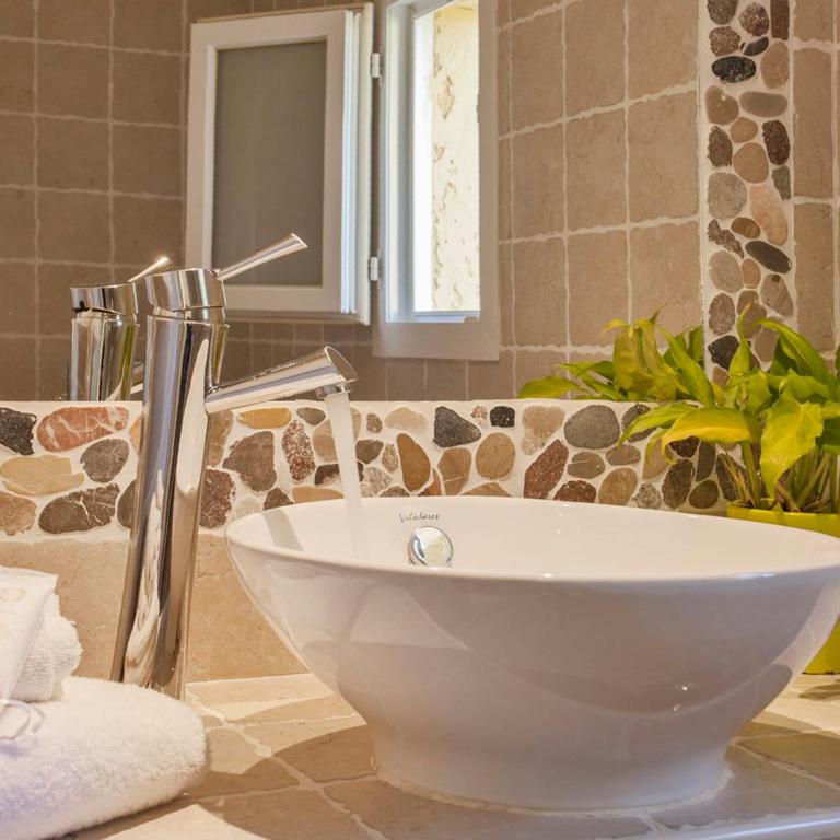 minivilla lilas indépendante à Calvi avec jardin et piscine jardin et bbq - Villa - 11