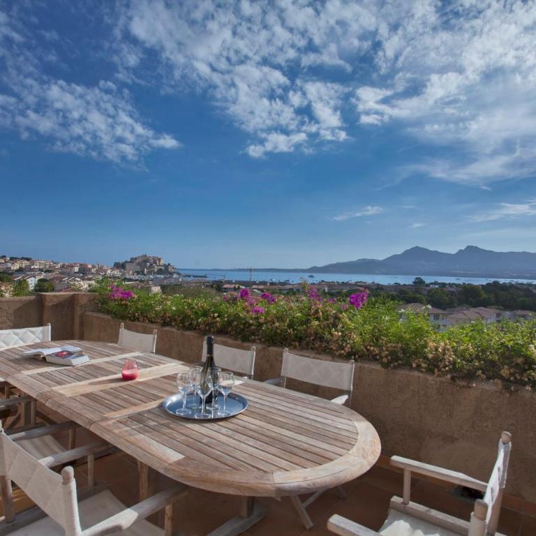 Villa campagne à Calvi piscine chauffée vue mer proche plage et centre - Maison de Vacances - 36