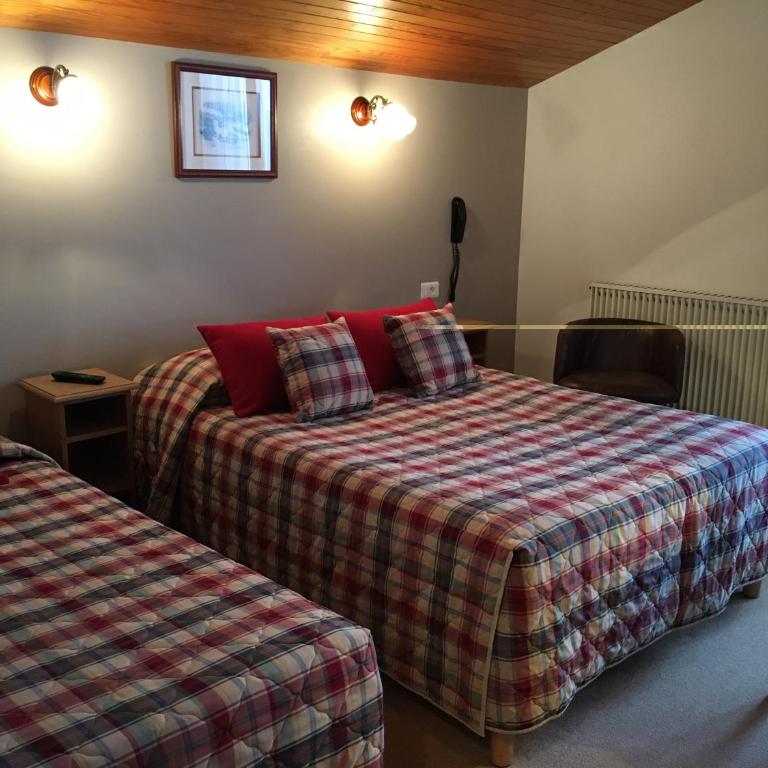 Hôtel Bellachat - Chambre Triple Balcon Sud - Vue sur Montagnes - 1