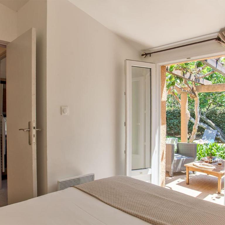 maison kiwi avec piscine chauffée terrasse jardin et bbq à Calvi - Villa - 16