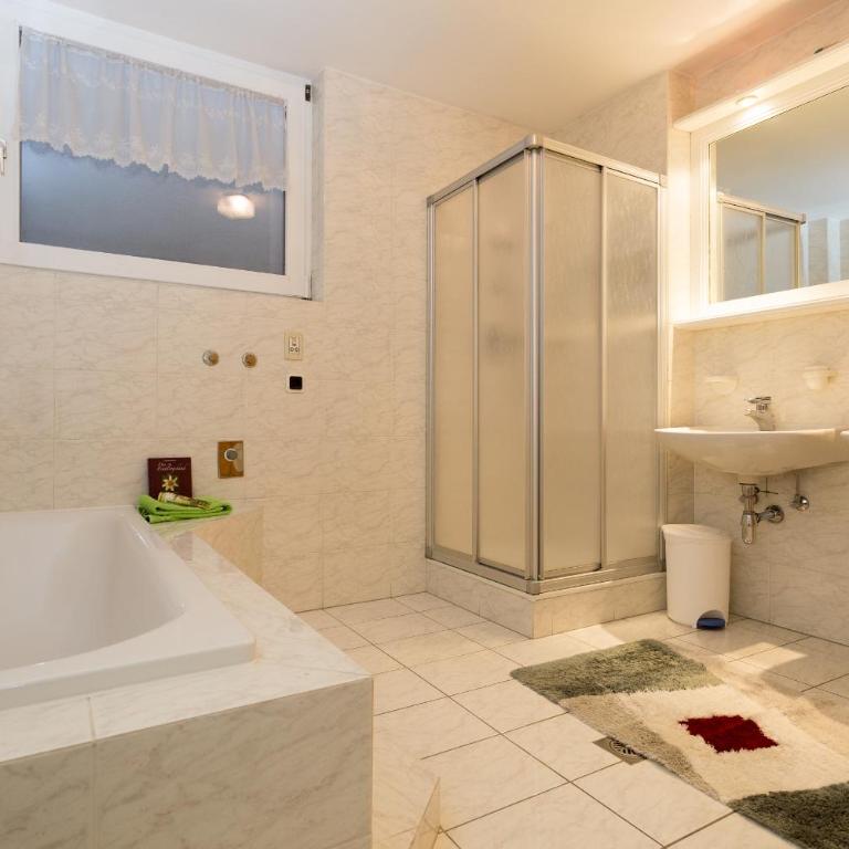 Ferienwohnungen Parth - Two-Bedroom Apartment with Terrace (4 Adults) - 11
