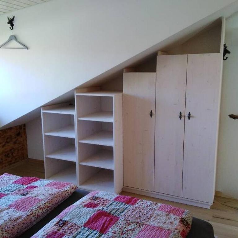 Komplette Dachwohnung mit Balkon und Bergblick - Apartment mit 1 Schlafzimmer - 5