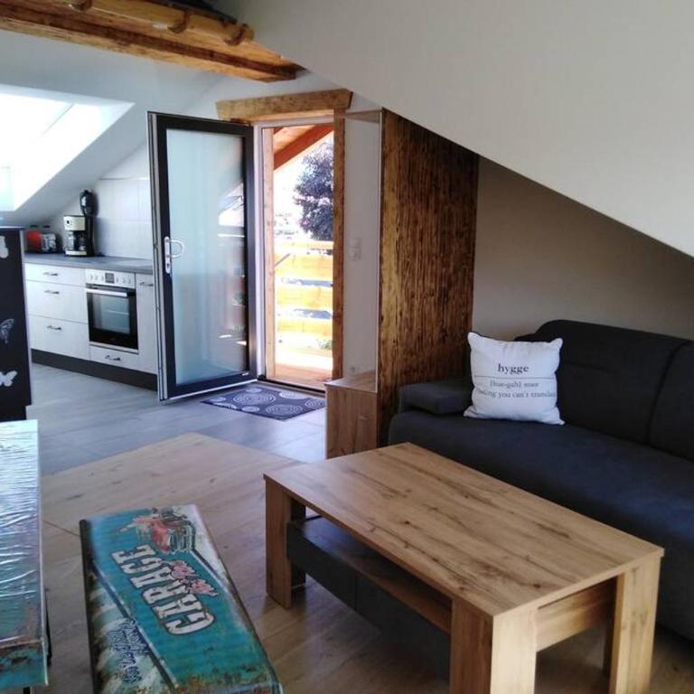 Komplette Dachwohnung mit Balkon und Bergblick - Apartment mit 1 Schlafzimmer - 8
