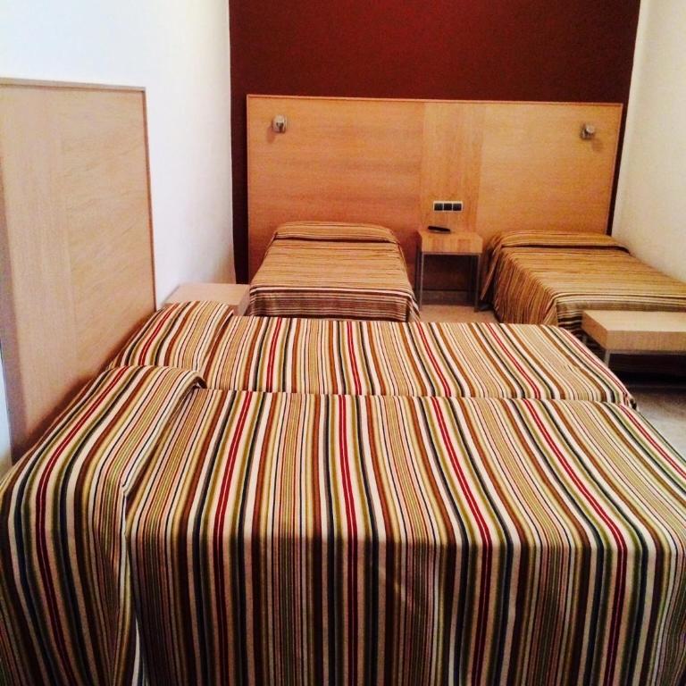 Hotel Alamo - Family Room - 1