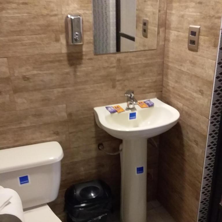 Hostal Nichkito - Deluxe King Studio - 8