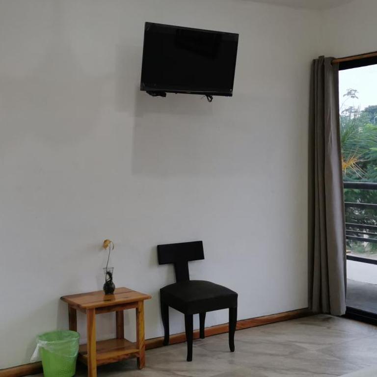 Hotel Iker - Suite Junior con balcón - 8