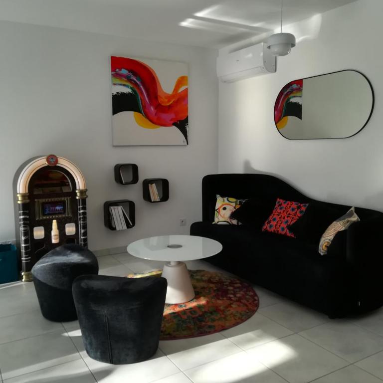 Bel appartement avec terrasse - Plage de Carro à pied - Appartamento con 2 Camere da Letto - 13