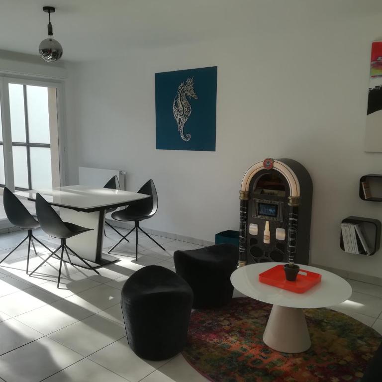 Bel appartement avec terrasse - Plage de Carro à pied - Appartamento con 2 Camere da Letto - 17