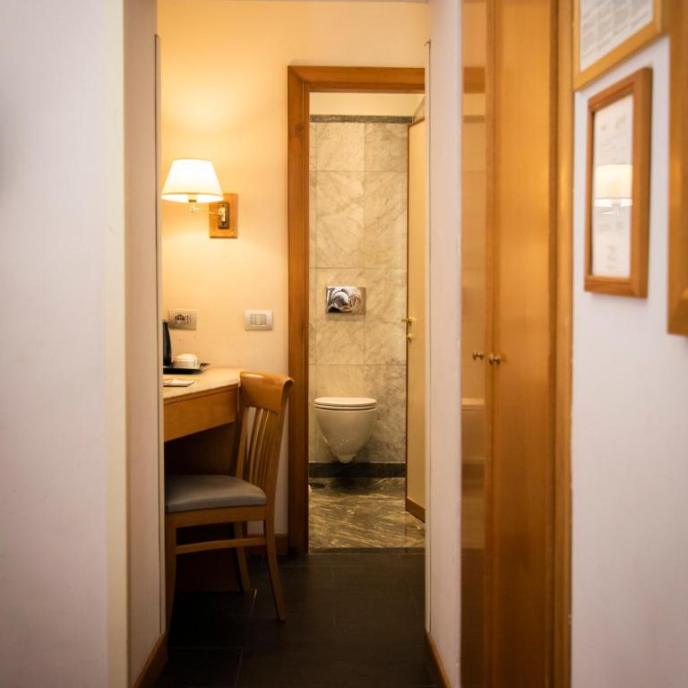 Hotel Giolli Nazionale - Piccola Camera Matrimoniale/Doppia con Letti Singoli - 8