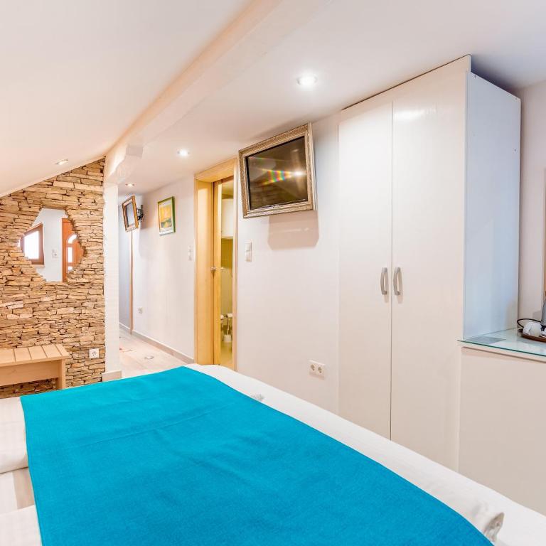 Hotel-Restaurant Kriva Ćuprija - Classic Quadruple Room - 3