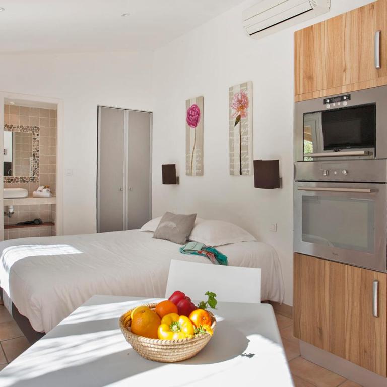 Amarylis à Calvi location 2 pers avec clim jardin piscine et barbecue - Villa - 10