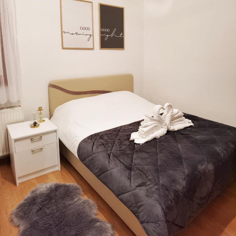 Pale city center apartment - One-Bedroom Apartment - 24