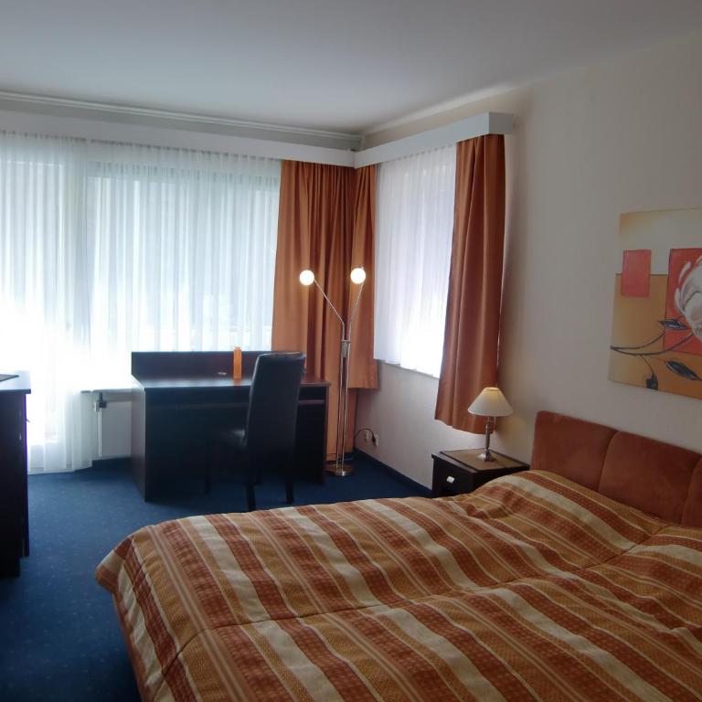 Grainauer Hof - Dreibettzimmer mit Bergblick - 4