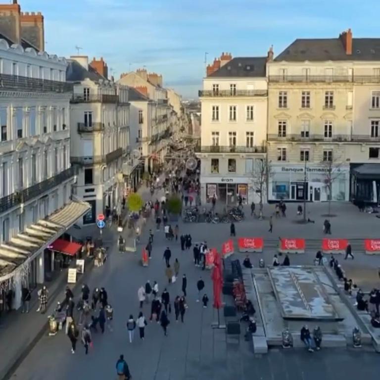 OLuxuxy49 - Appartements T3 de prestige, Place du Ralliement, 2ème 3ème et 4ème étage SANS ASCENSEUR - Appartement 2 Chambres - 2