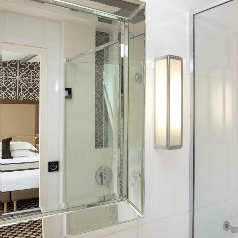Hotel Phileas Lazare & Spa - Opera - 2 Chambres Doubles Communicantes (5 Adultes) - 5