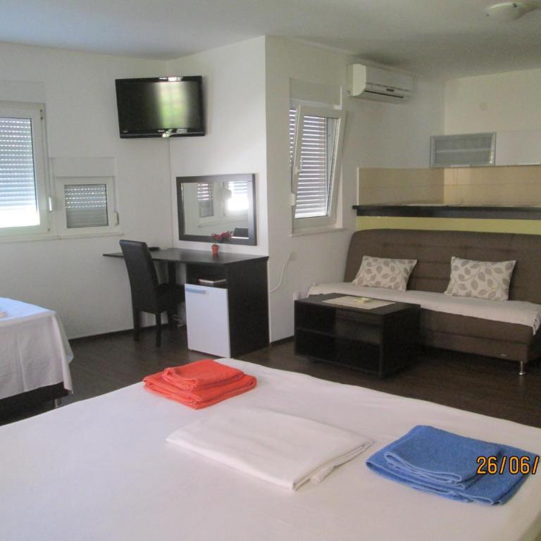 Guesthouse Stari Grad - Studio - 1