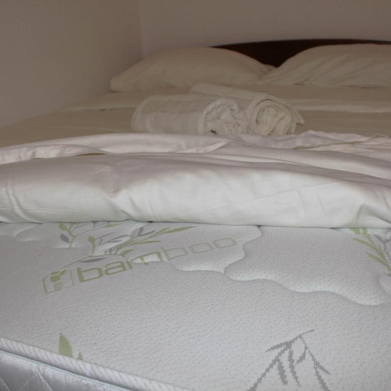 Tara Bridge Castle - Double or Twin Room with Bathroom - 5