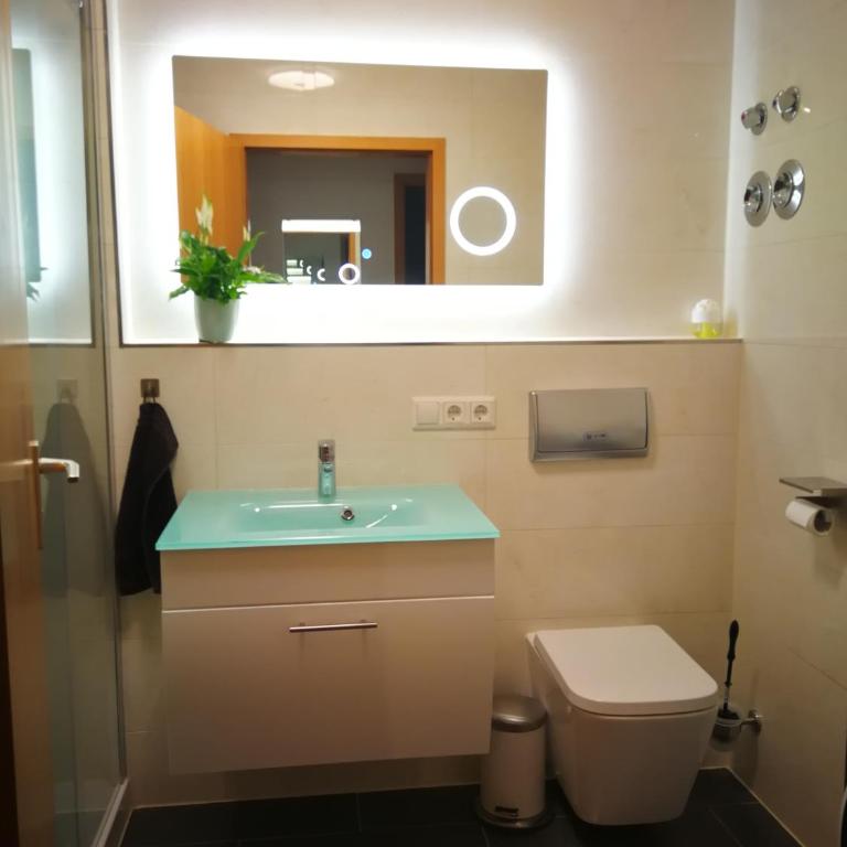 Große Wohnung für Gruppe - Apartment with Balcony - 20