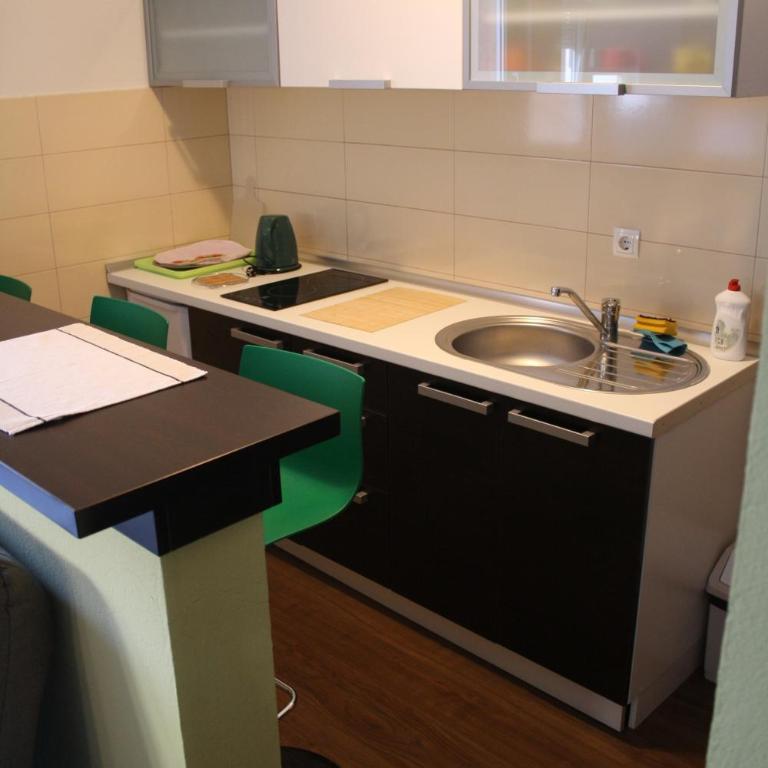 Guesthouse Stari Grad - Studio - 3