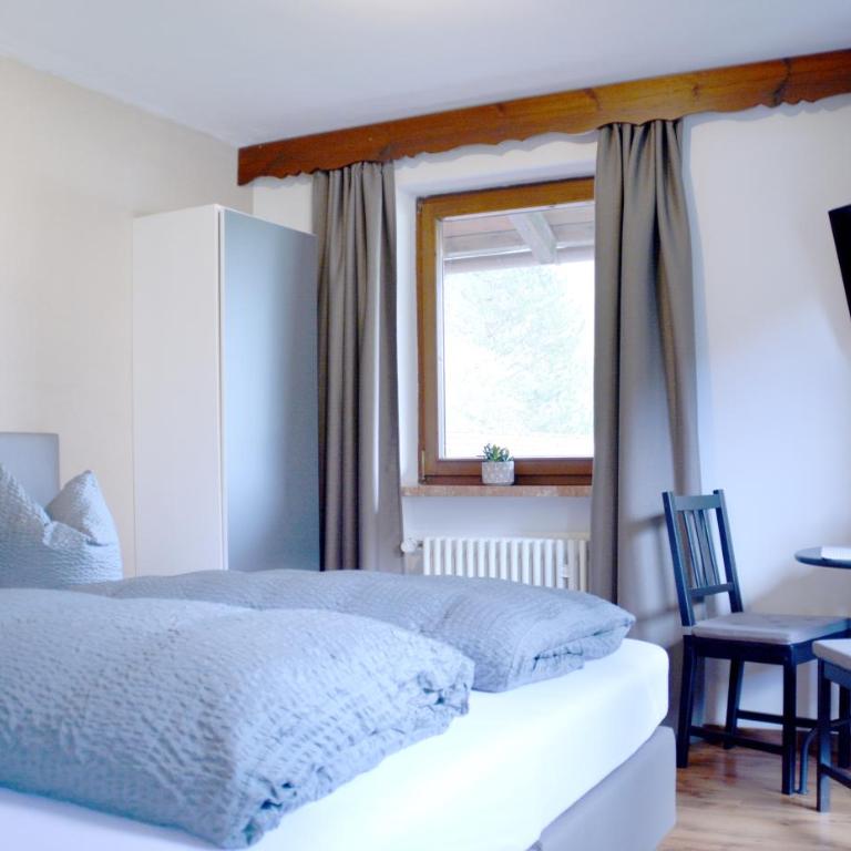 Pension Almhof Baumgarten - Doppelzimmer mit Balkon - 3