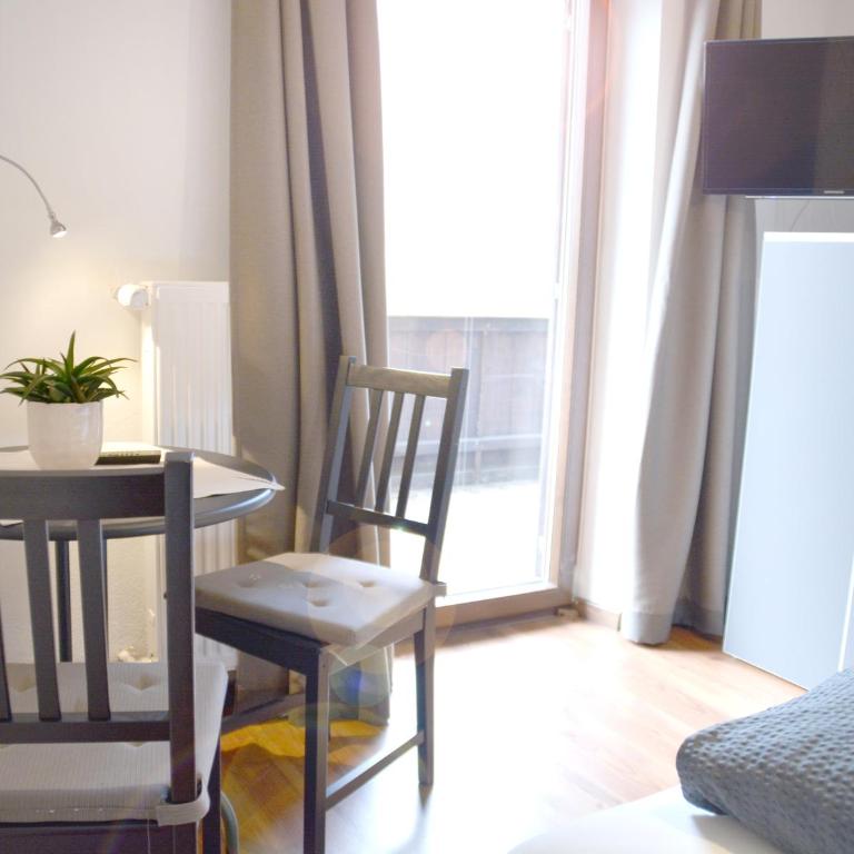 Pension Almhof Baumgarten - Doppelzimmer mit Balkon - 2