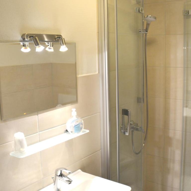 Pension Almhof Baumgarten - Doppelzimmer mit Balkon - 7